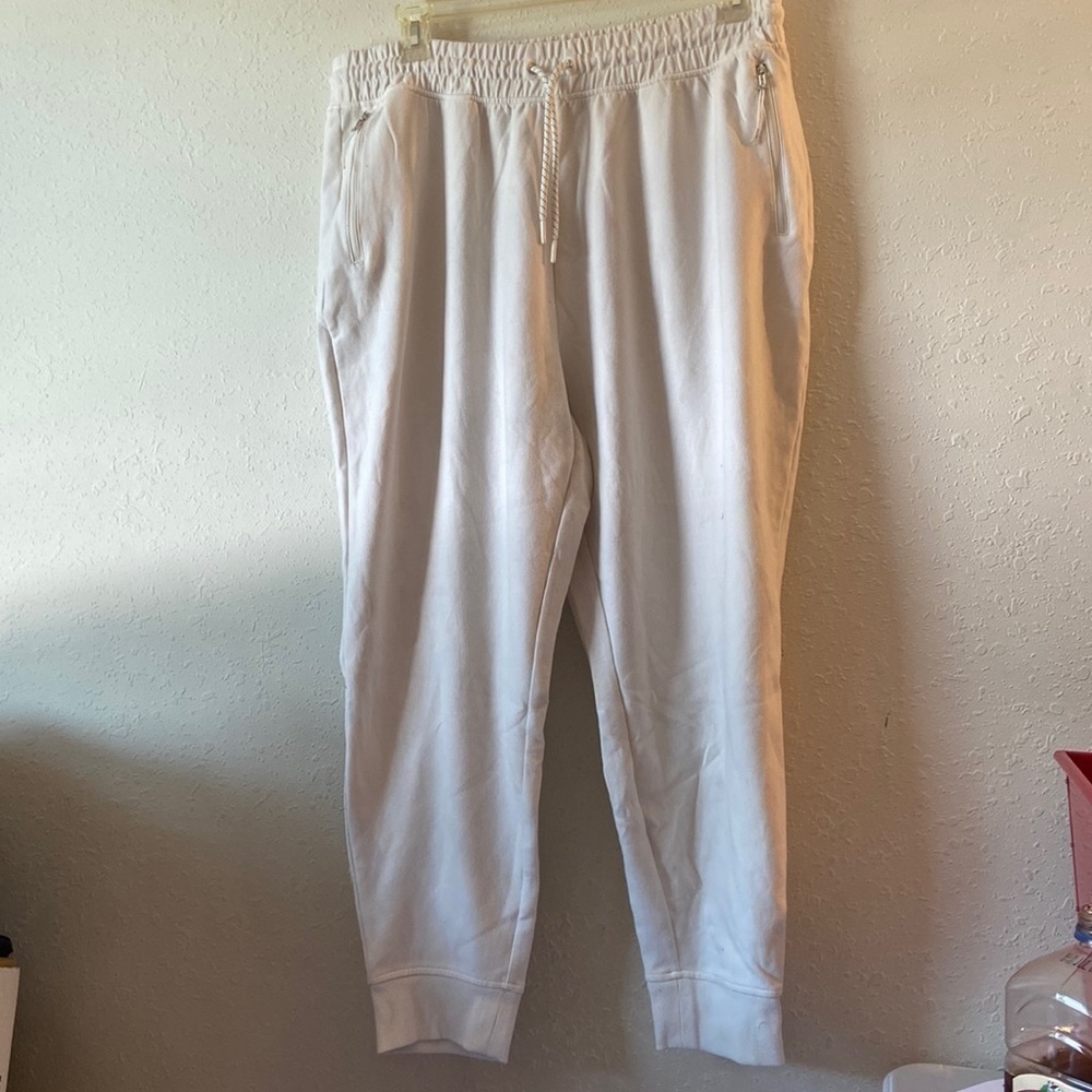 Mens size extra large, Old Navy, active white joggersD18